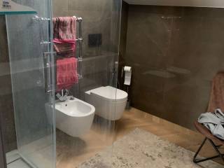 bagno primo piano