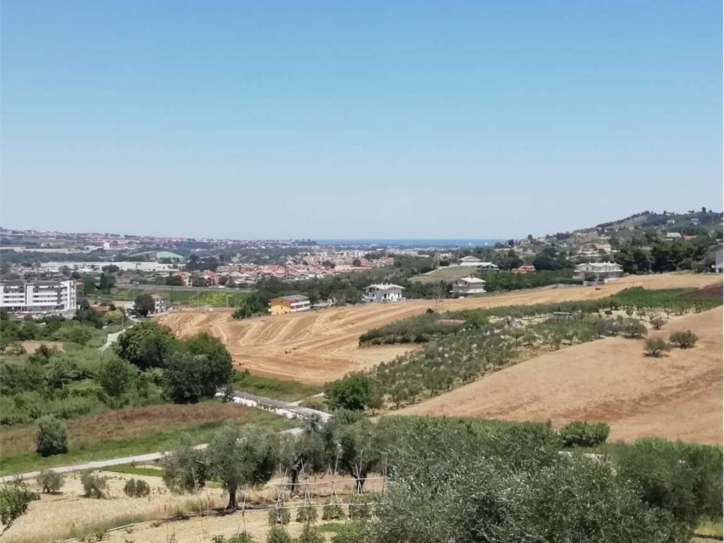 Terreno edificabile, cappelle sul tavo