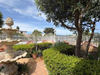 photo_5821094001359569794_y