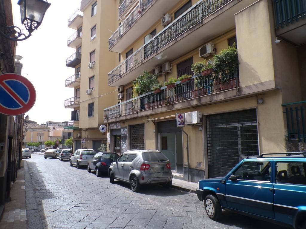 Locale commerciale via guglielmo marconi 10, centro, aci catena
