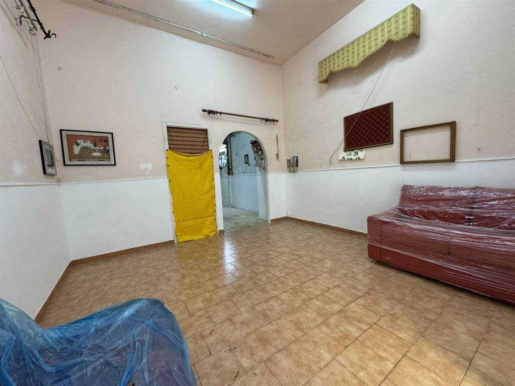 Attività commerciale via dottor consoli, villa bellini - santa maria di gesù, catania
