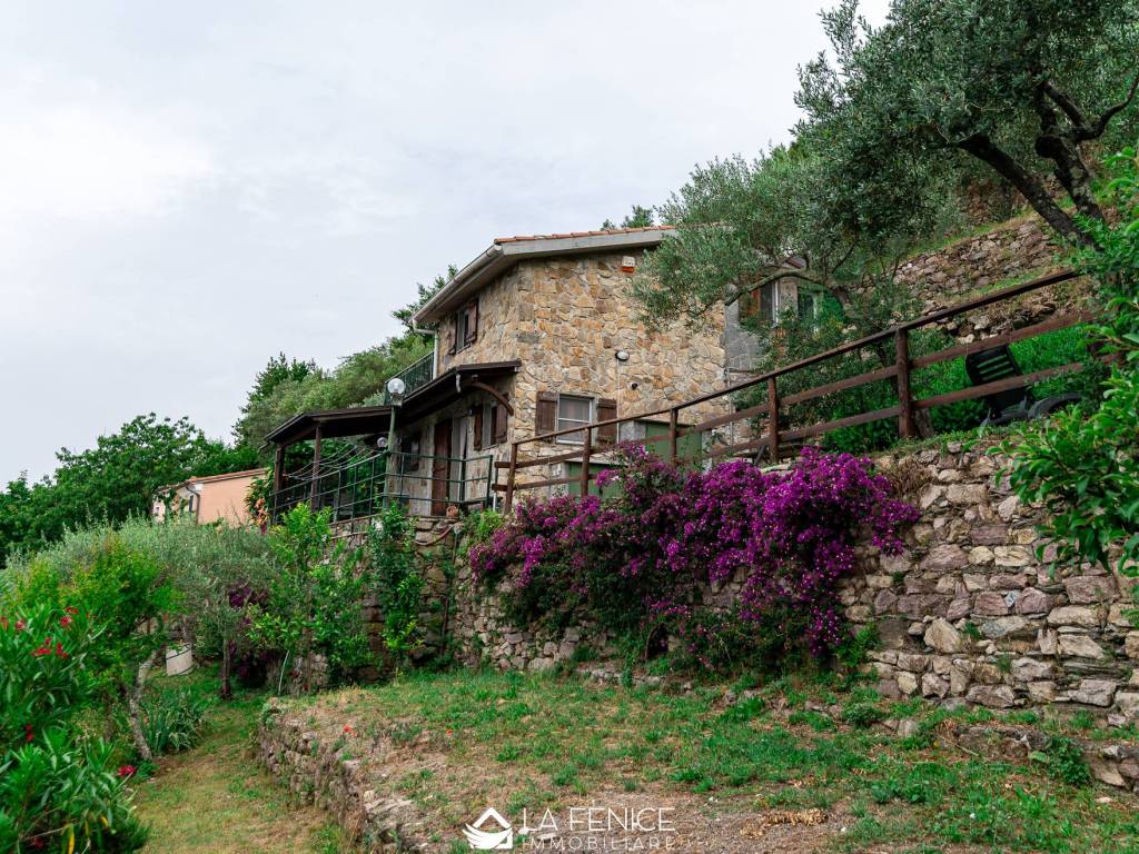 ESTERNO
