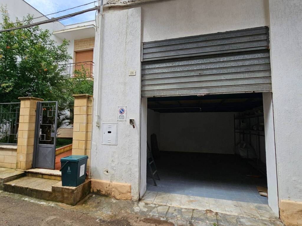 Garage - box via piero maroncelli, centro, galatone