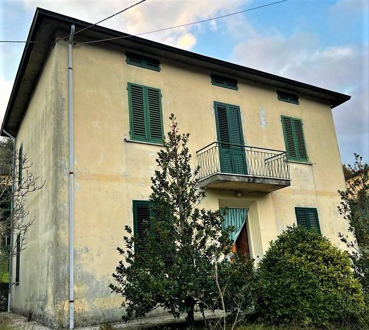 Villa unifamiliare via del bisenzio, mercatale san quirico, vernio