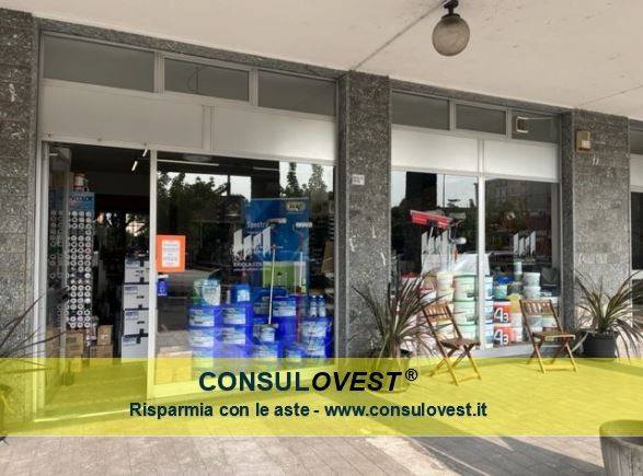 Negozio all'asta corso roma 93/c, trecate