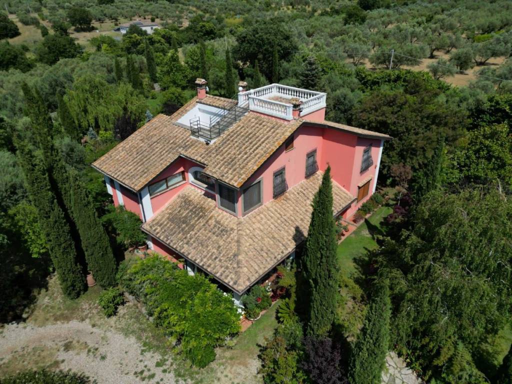 Villa unifamiliare strada gavazzano, san martino al cimino - tobia, viterbo