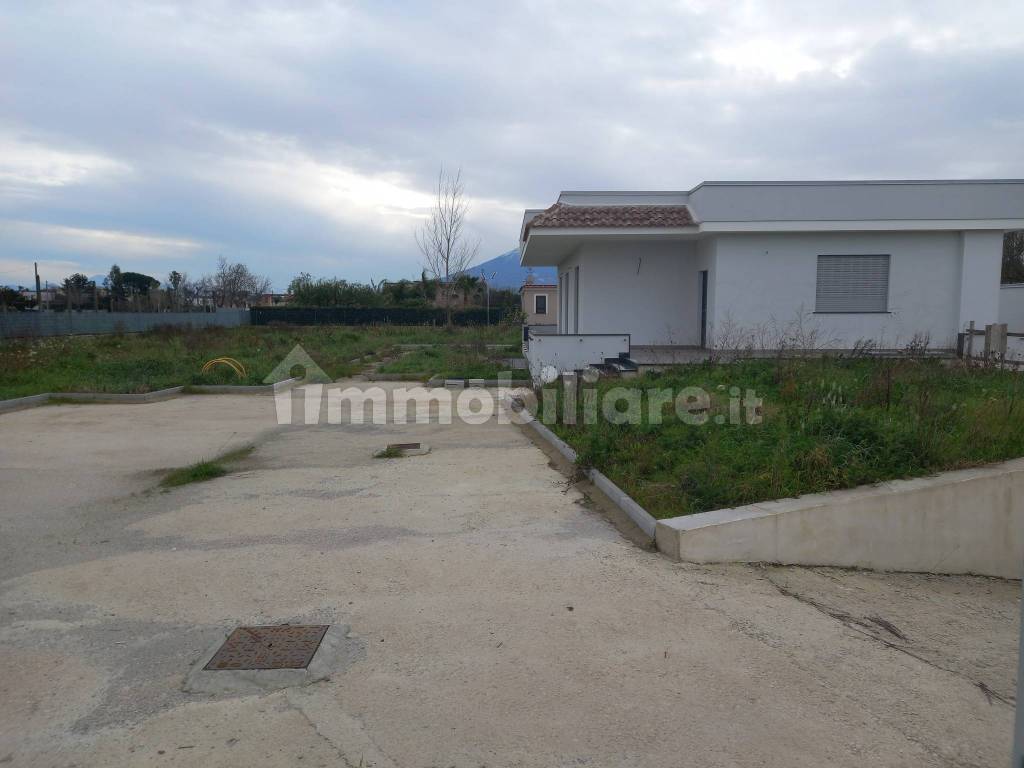 SAPAZIO ANTISTANTE PER AUTO