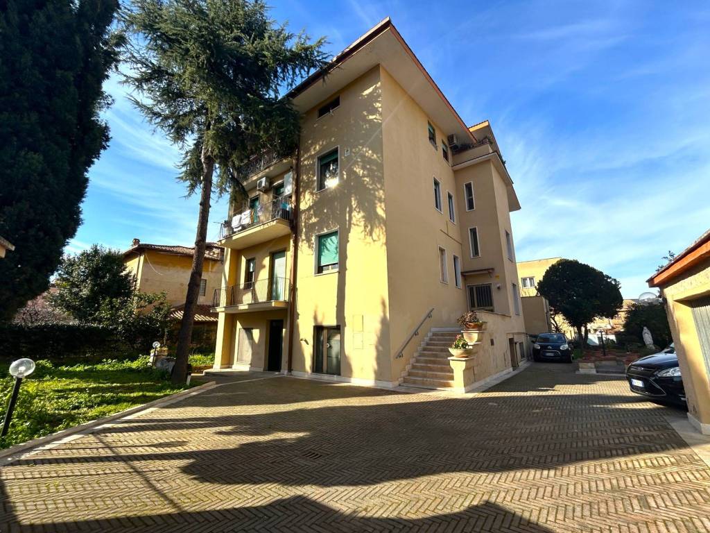 Appartamento via Giuseppe Sinopoli, Appio Claudio - Statuario, Roma