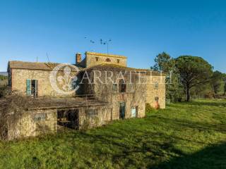 Casale/rudere nella campagna di Cortona