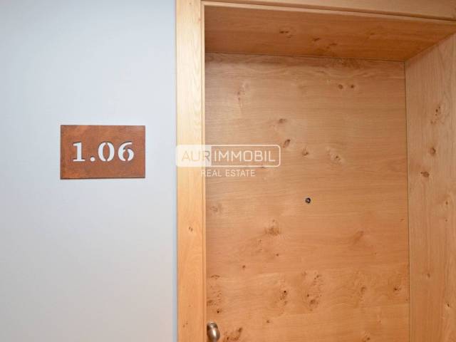 12 AUR1479-7 Apartment Access web