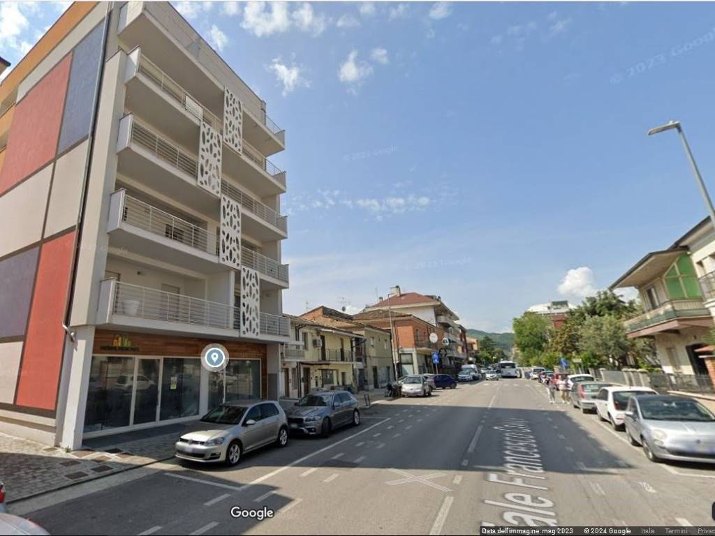 Posto auto - moto viale francesco crispi, centro, teramo