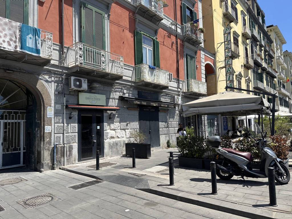 Locale commerciale, chiaia, napoli
