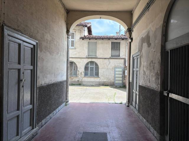 INGRESSO CORTILE