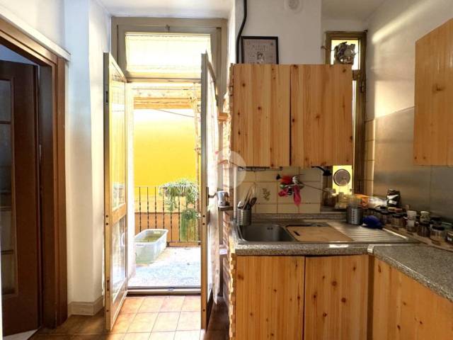 Cucina con balcone