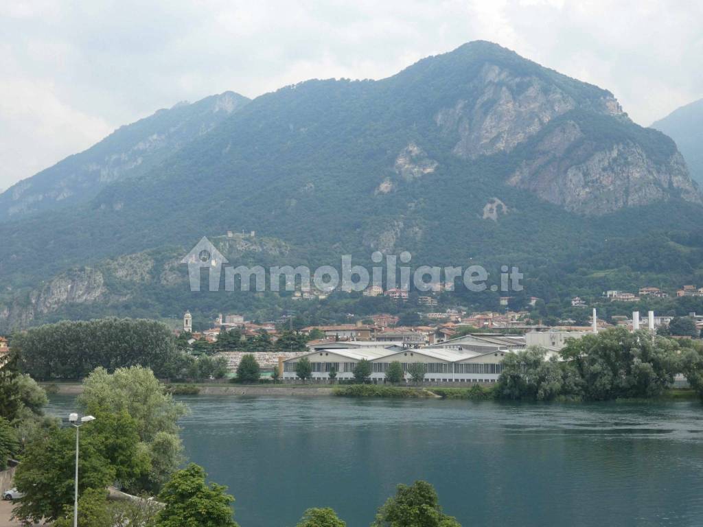 Vendita Appartamento Olginate. Quadrilocale in via Cesare Cantù 5