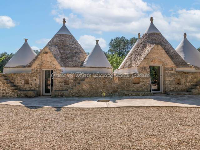 Trullo with pool