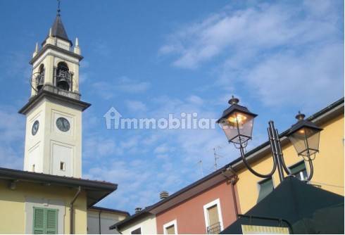 Vendita Appartamento Lazzate. Trilocale, Buono stato, su più livelli ...