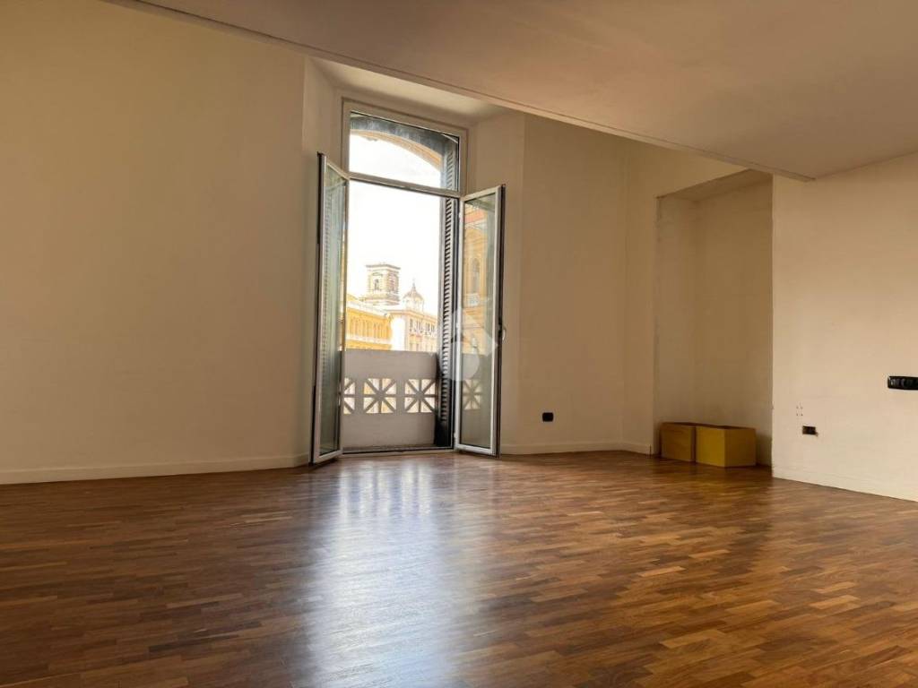 Vendita Appartamento Napoli. Trilocale in piazza nicola amore 10. Buono ...