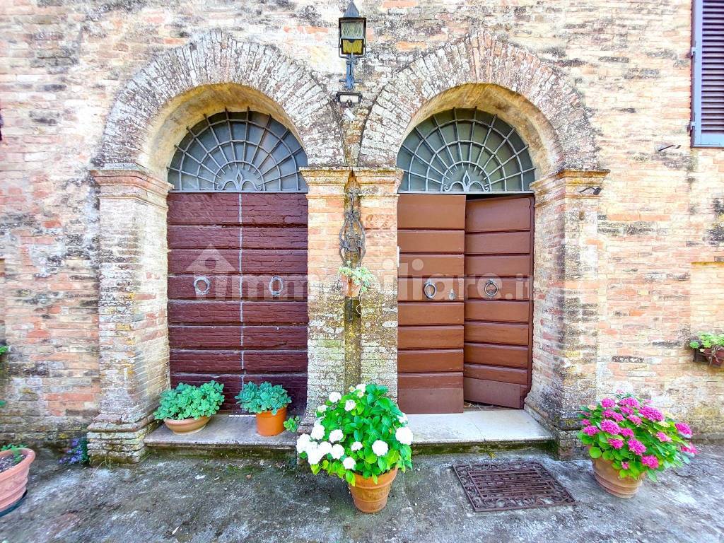 COUNTRY HOUSE - Siena