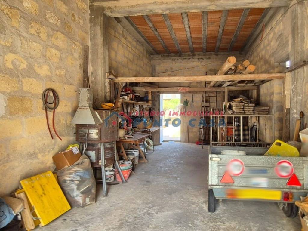 Garage - box via delle oreadi, centro, trapani