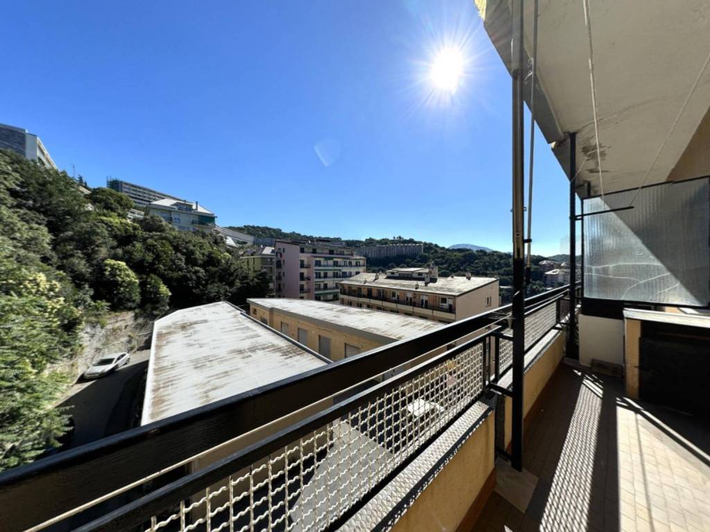 Vendita Appartamento Genova. Quadrilocale in via Enrico Hillyer
