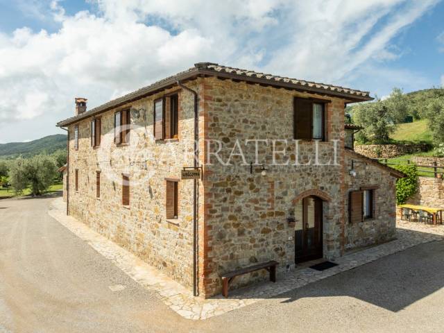 Panicale Casale con terreno e vista panoramica