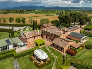 Antico monastero adibito a agriturismo di lusso