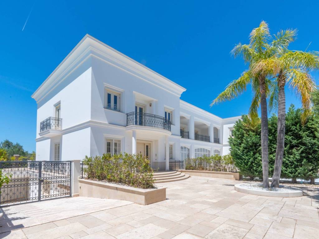 Villa unifamiliare via capirro i, trani
