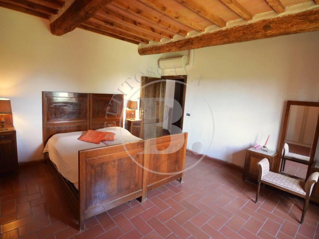 CASALE CON FIENILE - Castelnuovo Berardenga (Si)