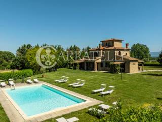 Lago Trasimeno villa moderna con piscina