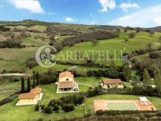 Casale con piscina a Magliano