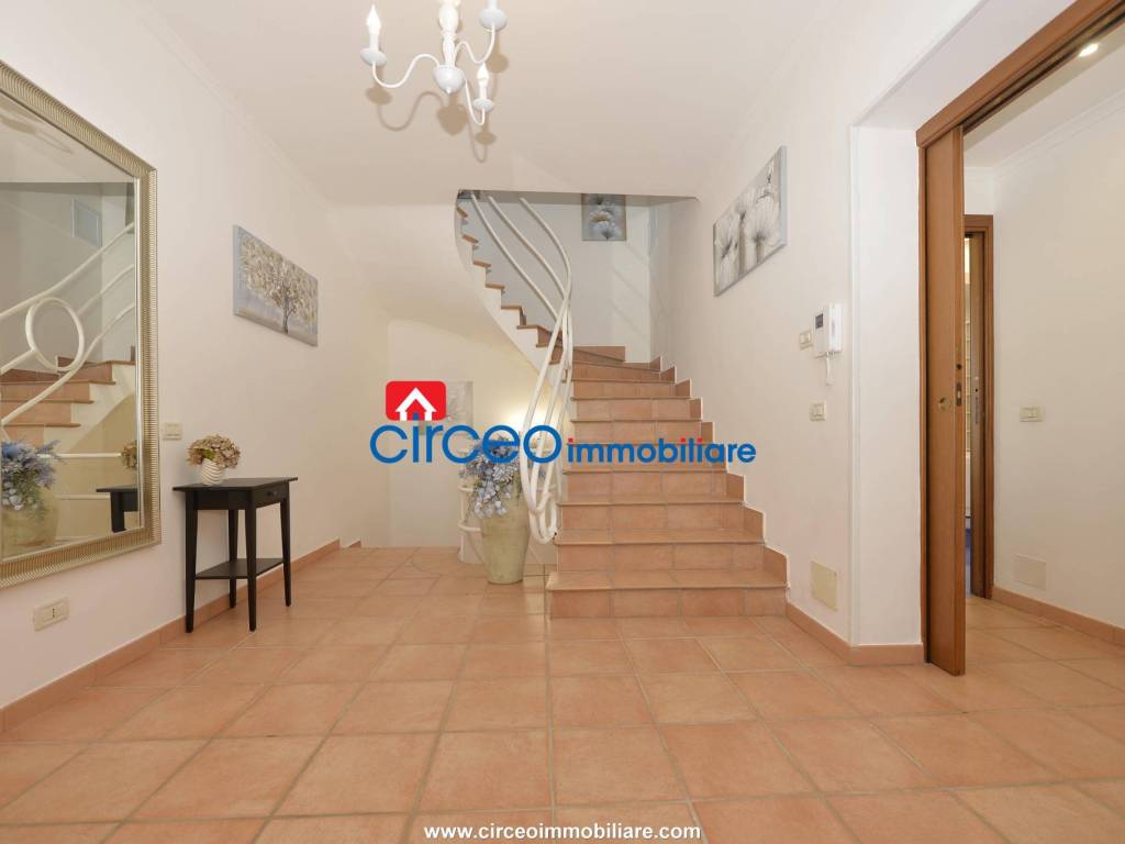 Disimpegno primo piano