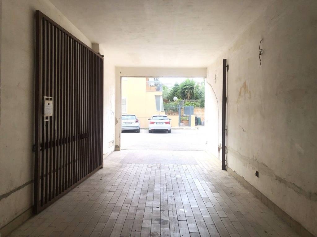 Garage - box via vittorio emanuele orlando, 32/b, centro, santa flavia