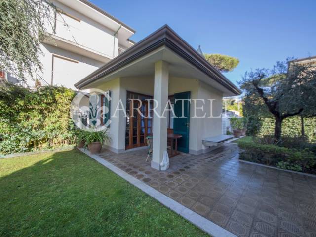 Villa Liberty a Lido di Camaiore - Toscana