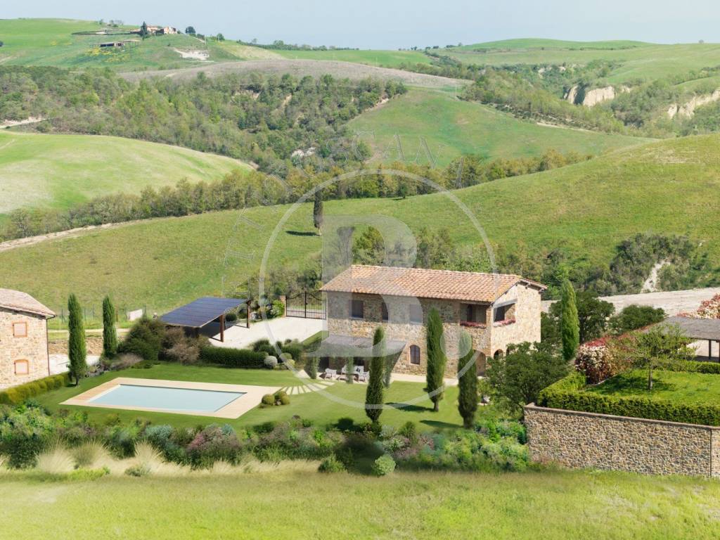 casale in pietra con vista paoramica, Montalcino