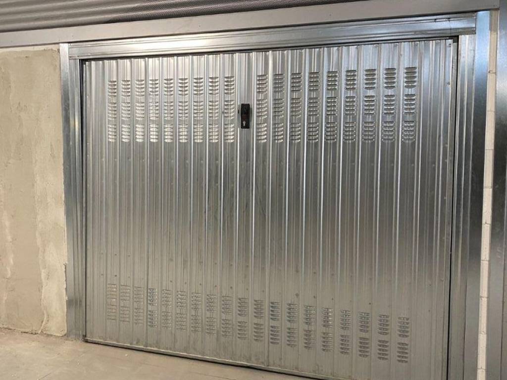 Garage - box via giulio e corrado venini 34, pasteur, milano