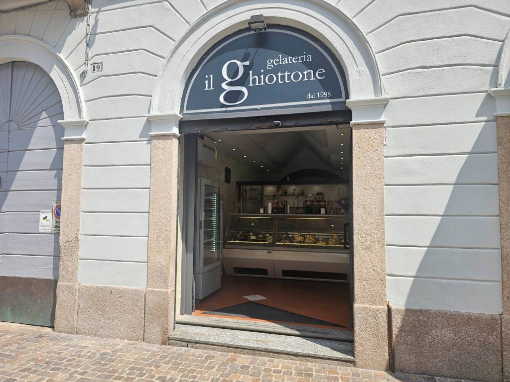 Attività commerciale via giuseppe mazzini 19, centro, gallarate