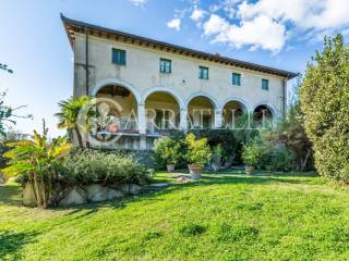 Villa storica con piscina e parco - Lucca (46).jpg