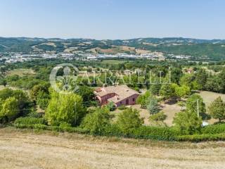 Deliziosa villa nella campagna marchigiana 37.jpg