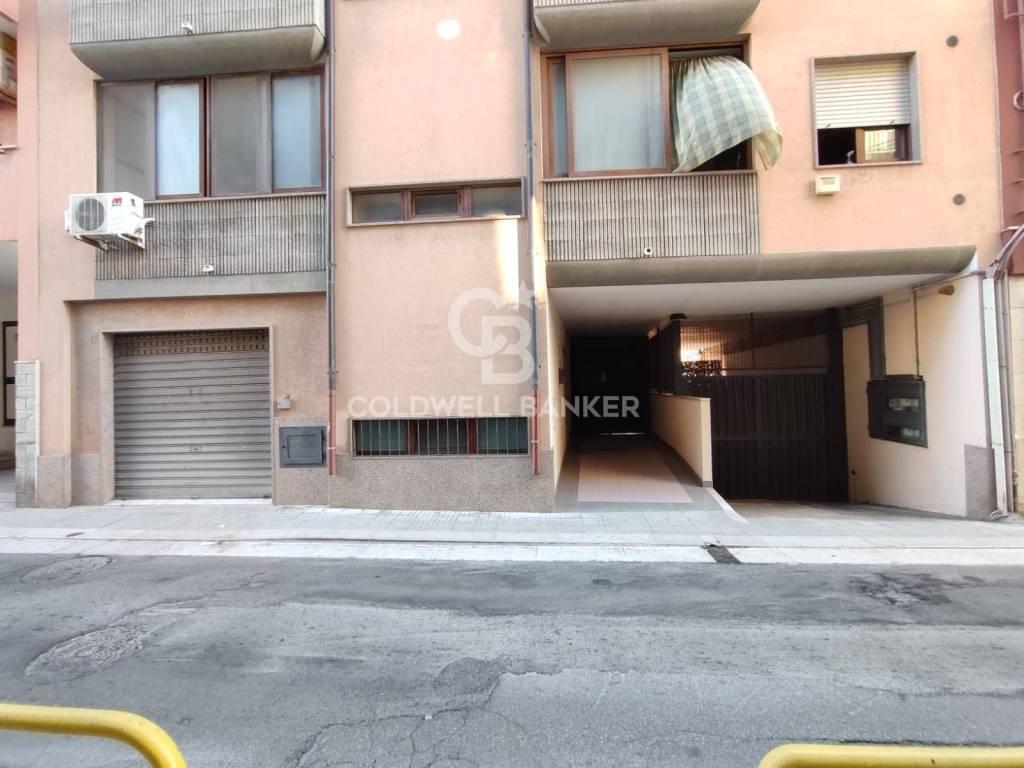 Garage - box via montello 19, cappuccini, brindisi