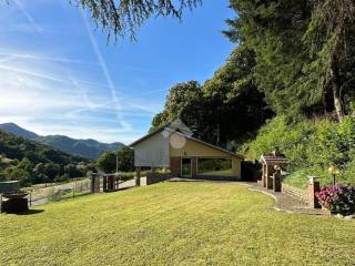 Giardino e lato casa