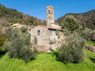 BELLA CASA IN PIETRA IN PICCOLO BORGO COLLINARE PA