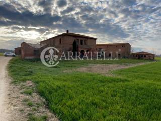 Casale da ristrutturare a Bettolle - Toscana005.jp