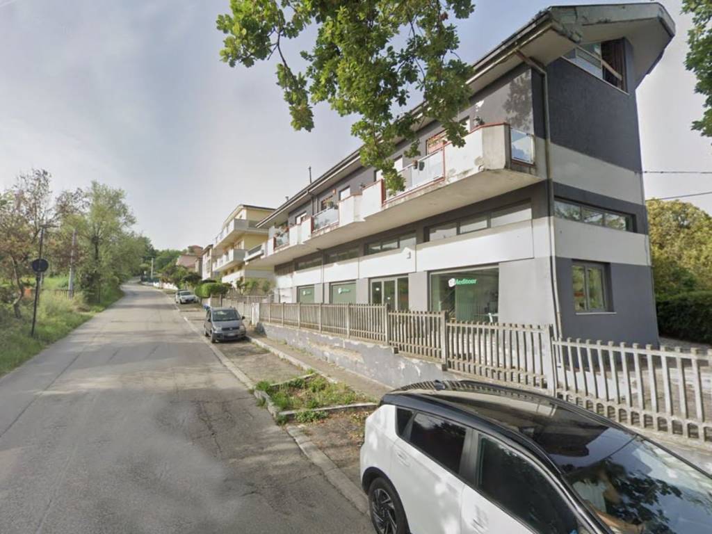 Locale commerciale strada colle renazzo 40/8, tirino, pescara