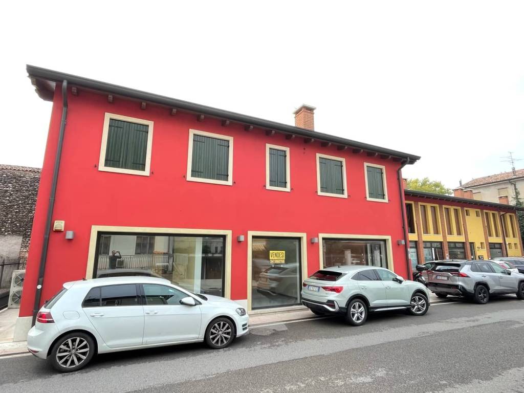 Negozio - locale commerciale via gio-batta troiani, 93/7069, 37069, villafranca di verona