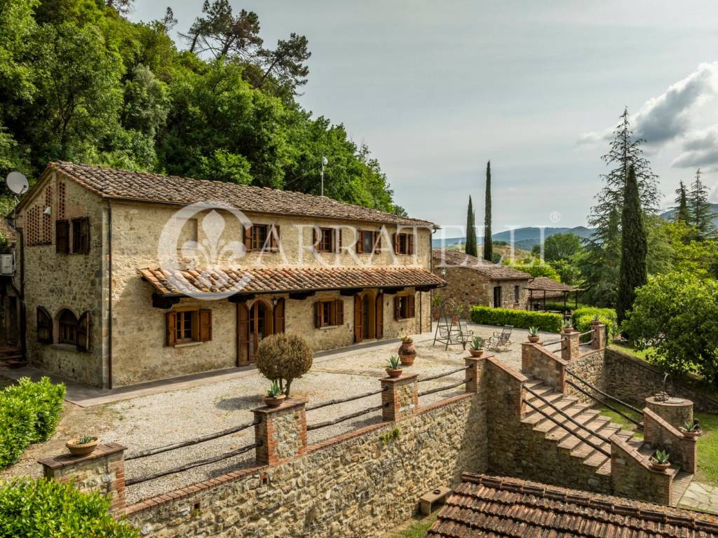 Volterra casale con dependance piscina e terreno