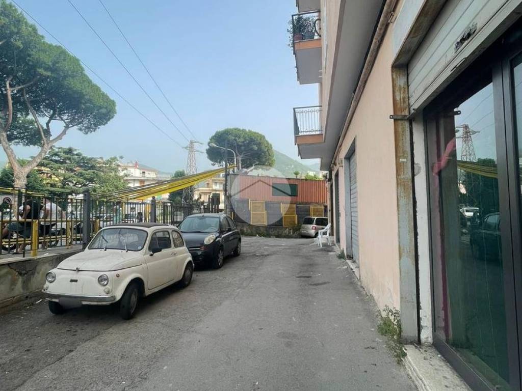 Locale commerciale via giuseppe cosenza, centro, castellammare di stabia