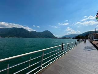 Lungo lago Lovere