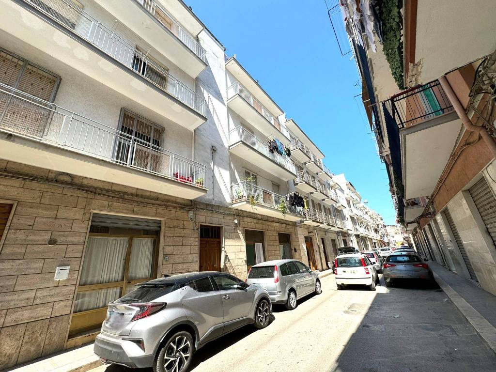 Trilocale via aurelio saffi, borgovilla - barberini, barletta