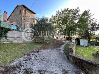 Porzione di casale con piscina